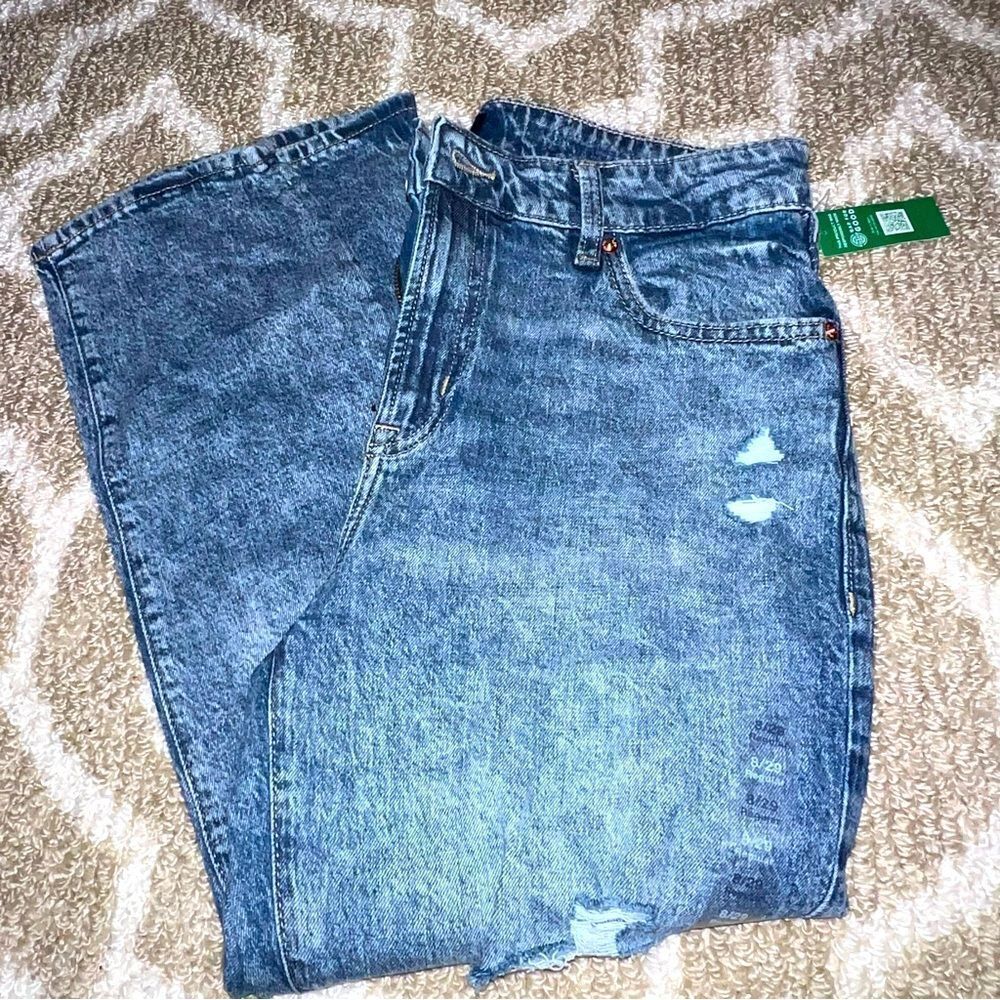 - Gap slim boyfriend fit capris